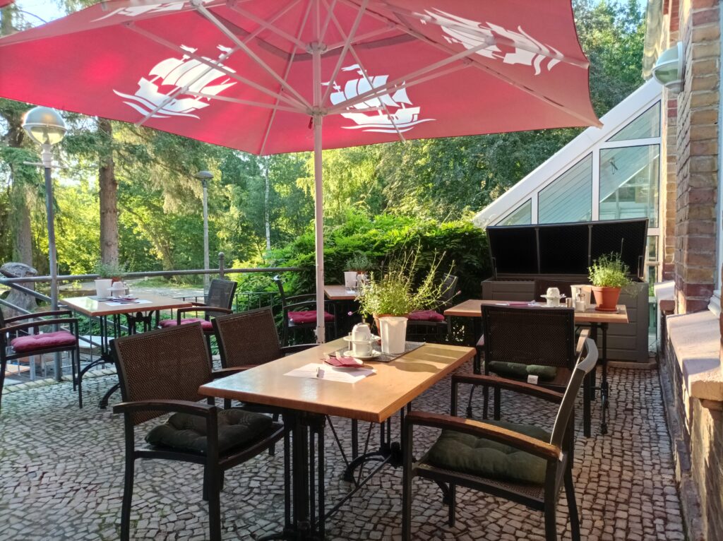 schloesschen-sundische-wiese_restaurant-draussen